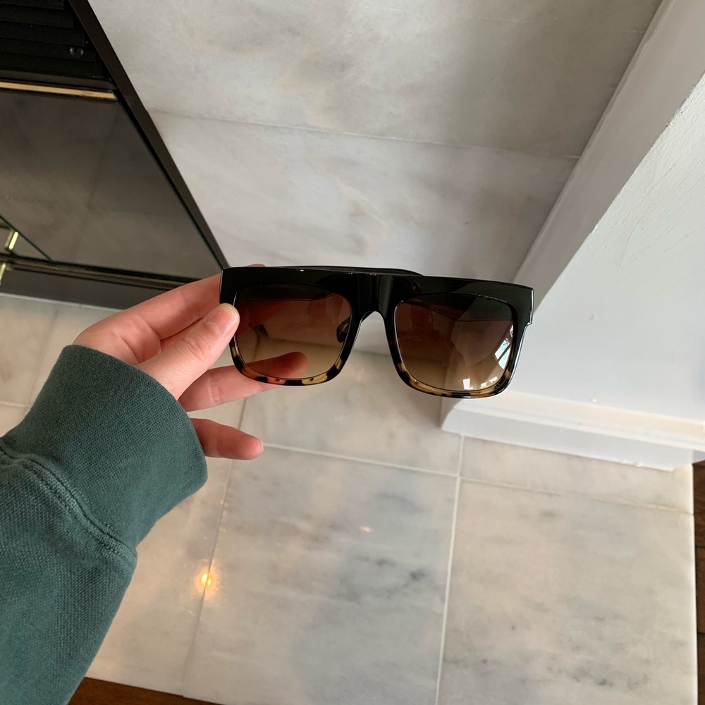 Brown Women’s Sunglasses Never Worn